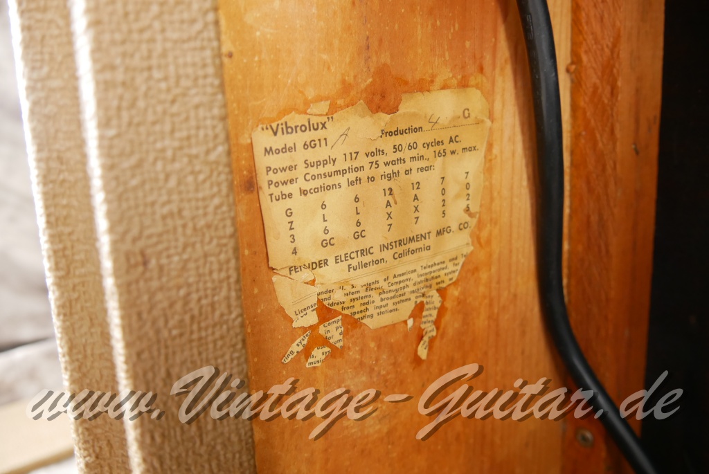 Fender_Vibrolux_Amp_brownface_1x12_USA_1962-010.jpg