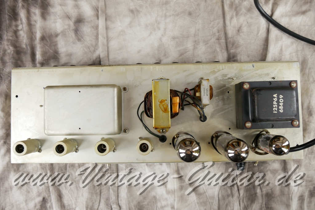 Fender_Vibrolux_Amp_brownface_1x12_USA_1962-015.jpg
