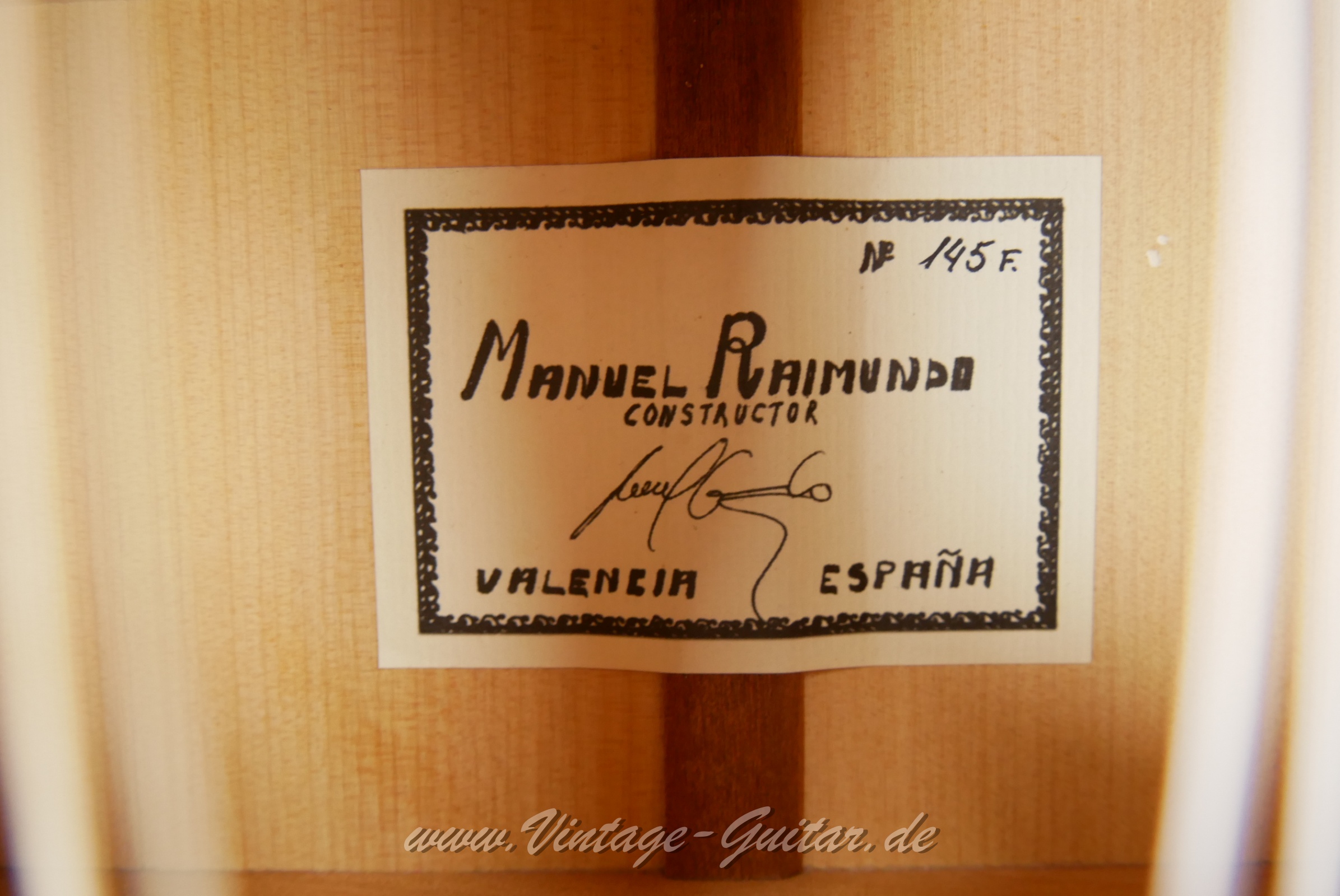 Manuel_Raimundo_145F_Flamenco_cypress_body_Spain_2004-013.jpg