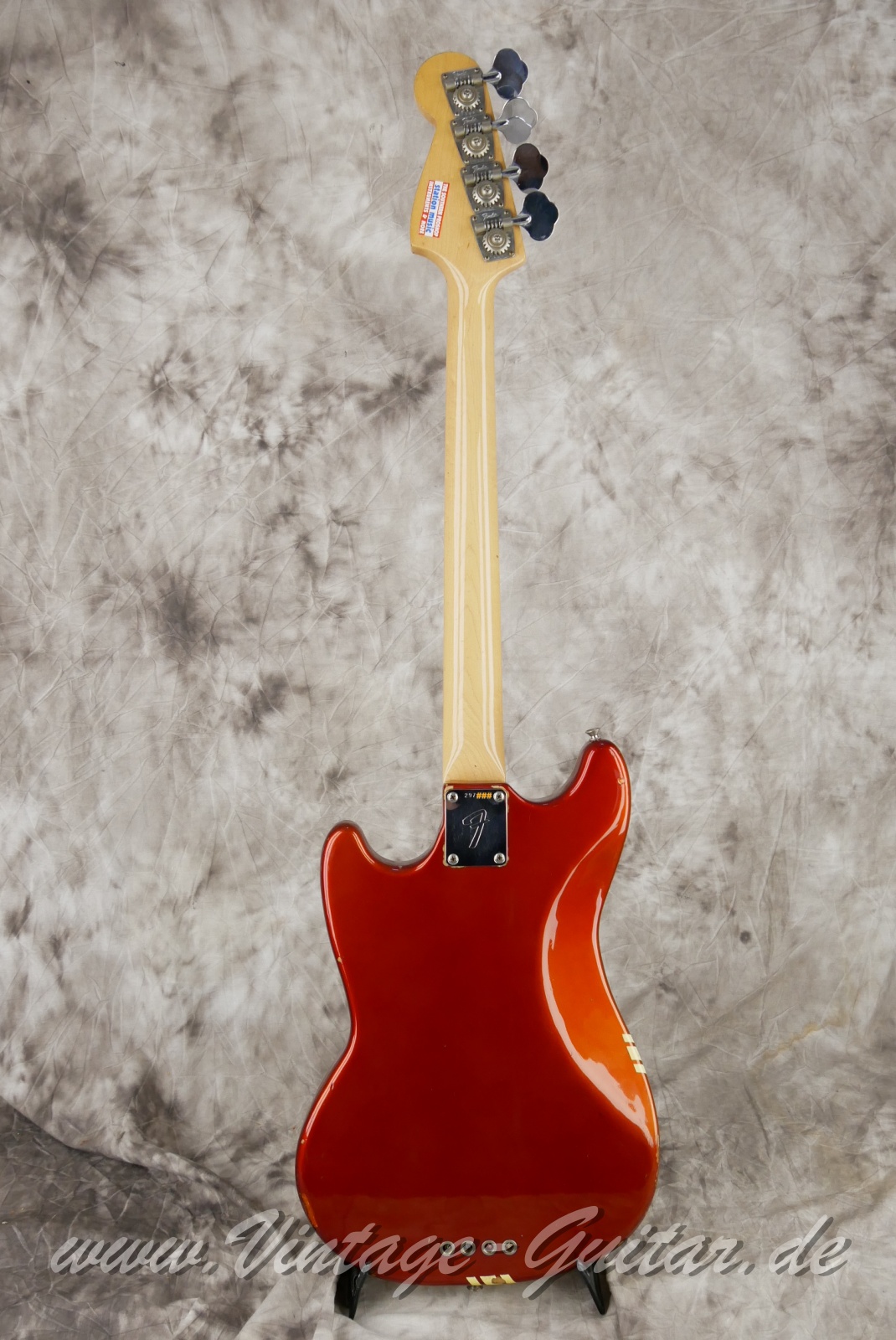 img/vintage/6058/Fender_Mustang_Bass_competition_candy_apple_red_1970-002.JPG