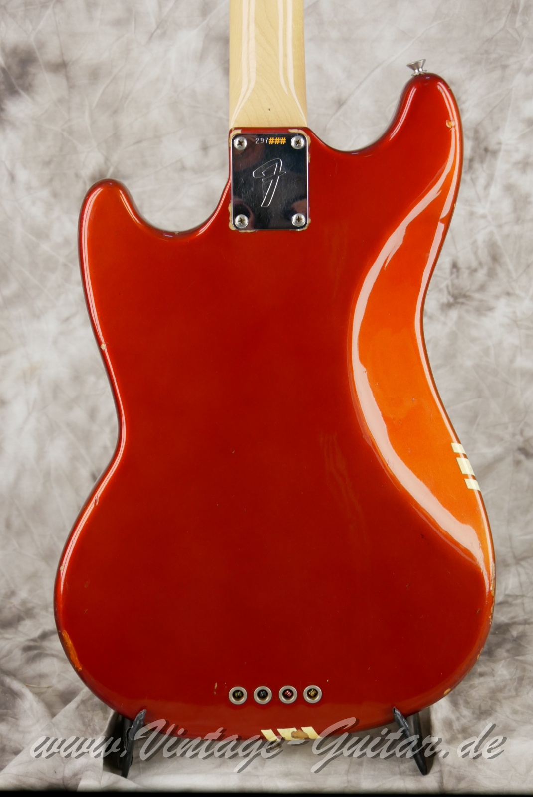 img/vintage/6058/Fender_Mustang_Bass_competition_candy_apple_red_1970-008.JPG