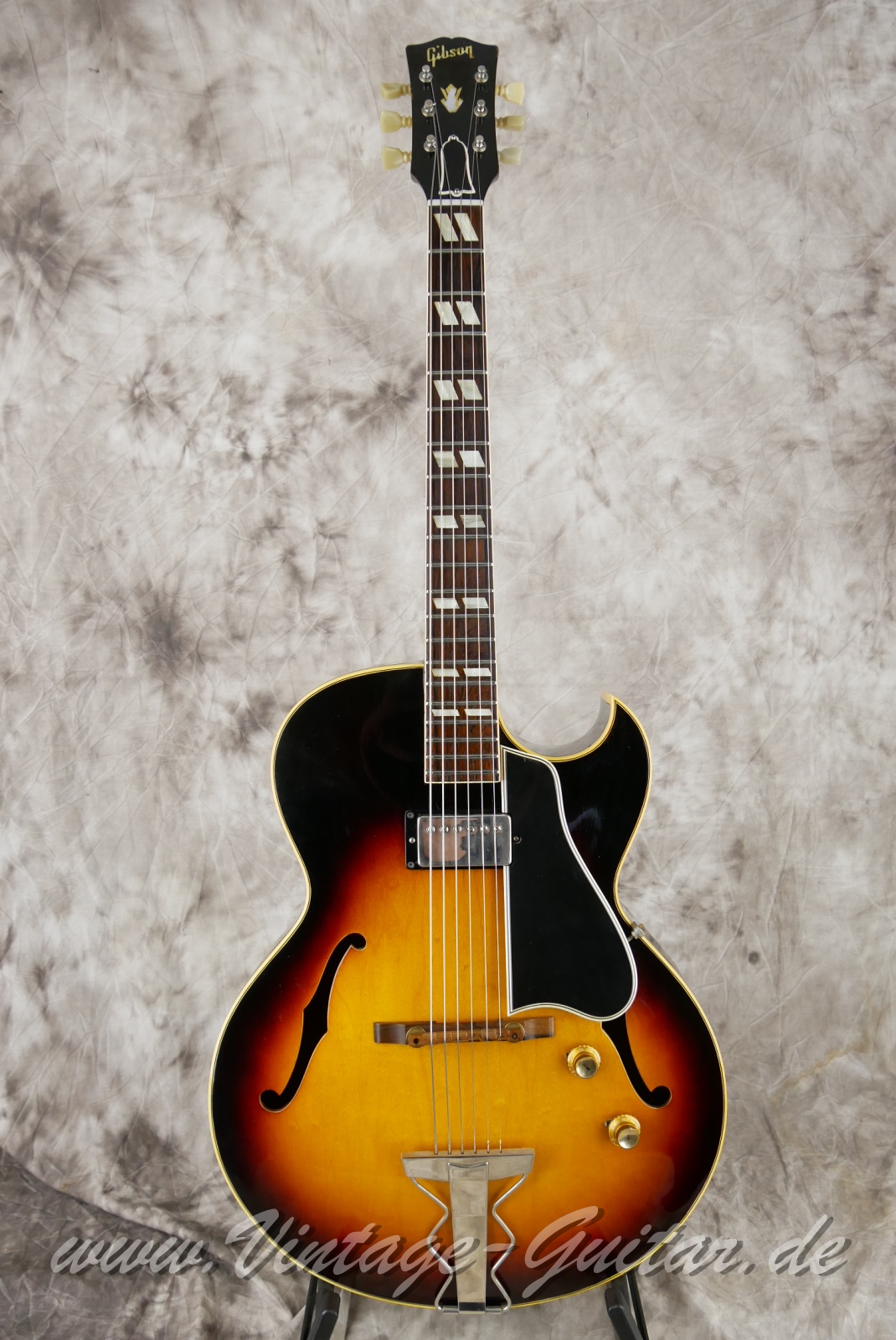 Gibson_ES_175_PAF_sunburst_1960-001.jpg