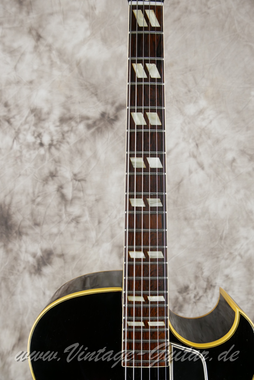 img/vintage/6059/Gibson_ES_175_PAF_sunburst_1960-005.jpg