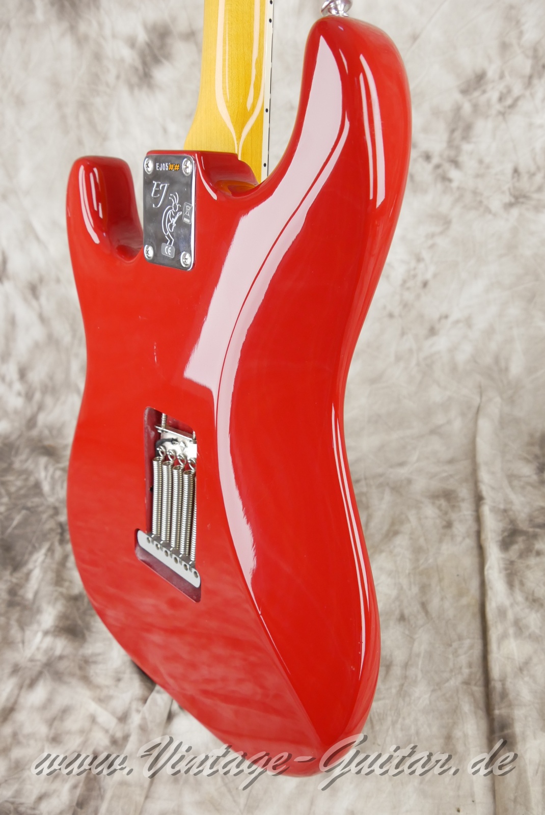 img/vintage/6066/Fender_Stratocaster_Eric_Johnson_dakota_red_rosewood_board_USA_2011-012.JPG