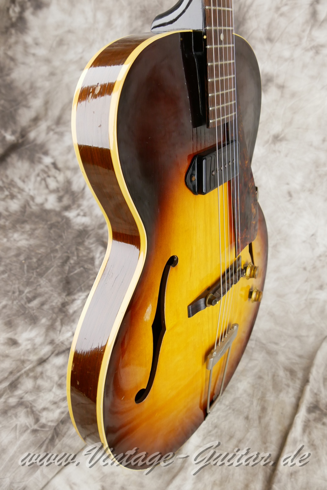 img/vintage/6067/Gibson_ES_125_T_sunburst_1957-009.jpg