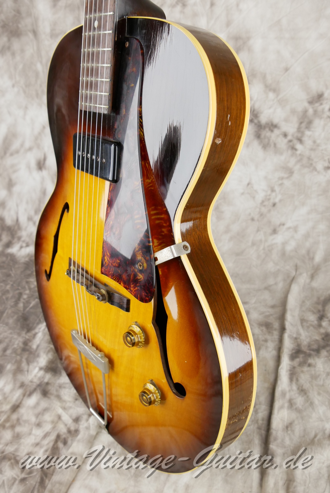 img/vintage/6067/Gibson_ES_125_T_sunburst_1957-010.jpg