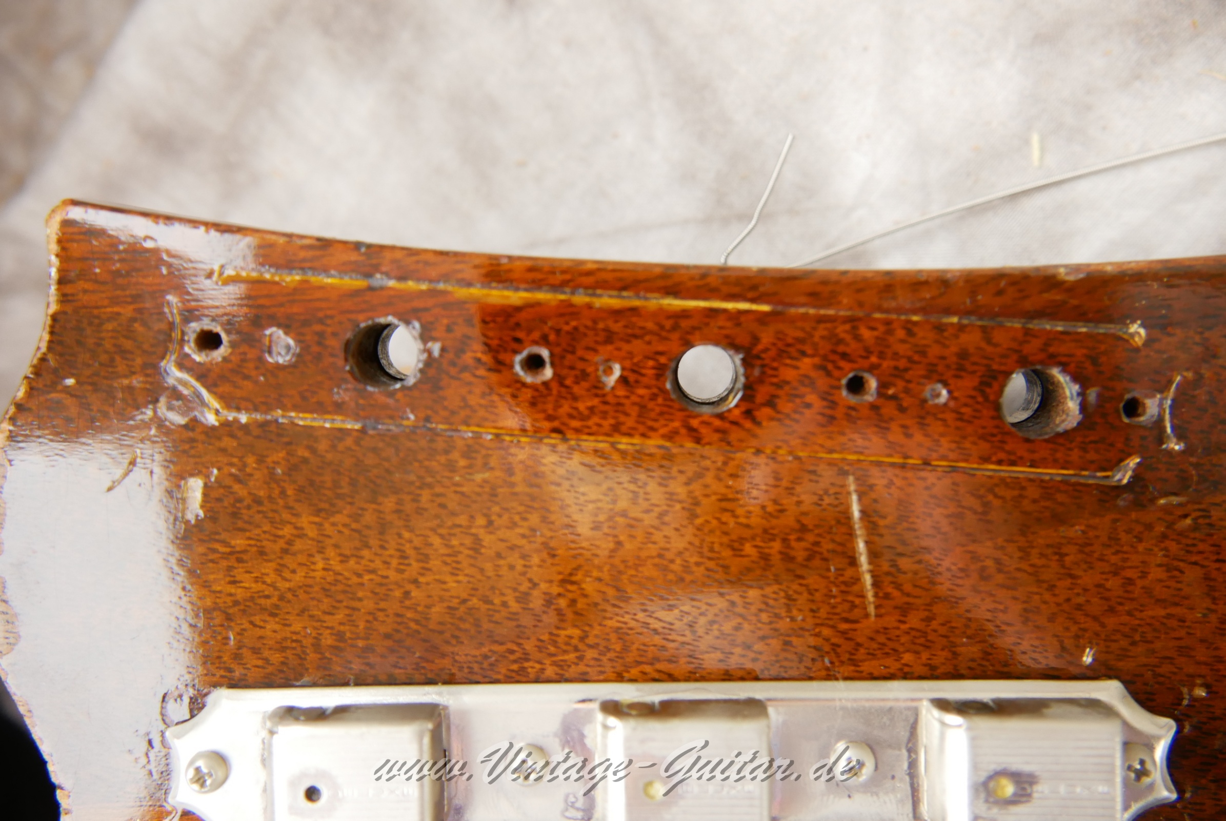img/vintage/6067/Gibson_ES_125_T_sunburst_1957-018.jpg