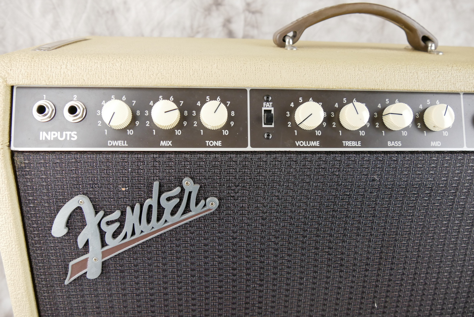 img/vintage/6071/Fender_Custom_Vibro_King_blonde_USA_1998-005.JPG