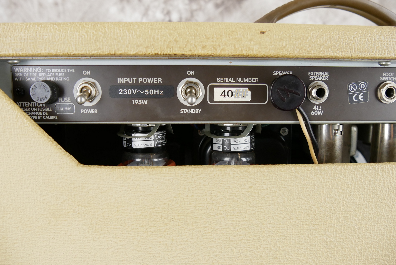 img/vintage/6071/Fender_Custom_Vibro_King_blonde_USA_1998-007.JPG