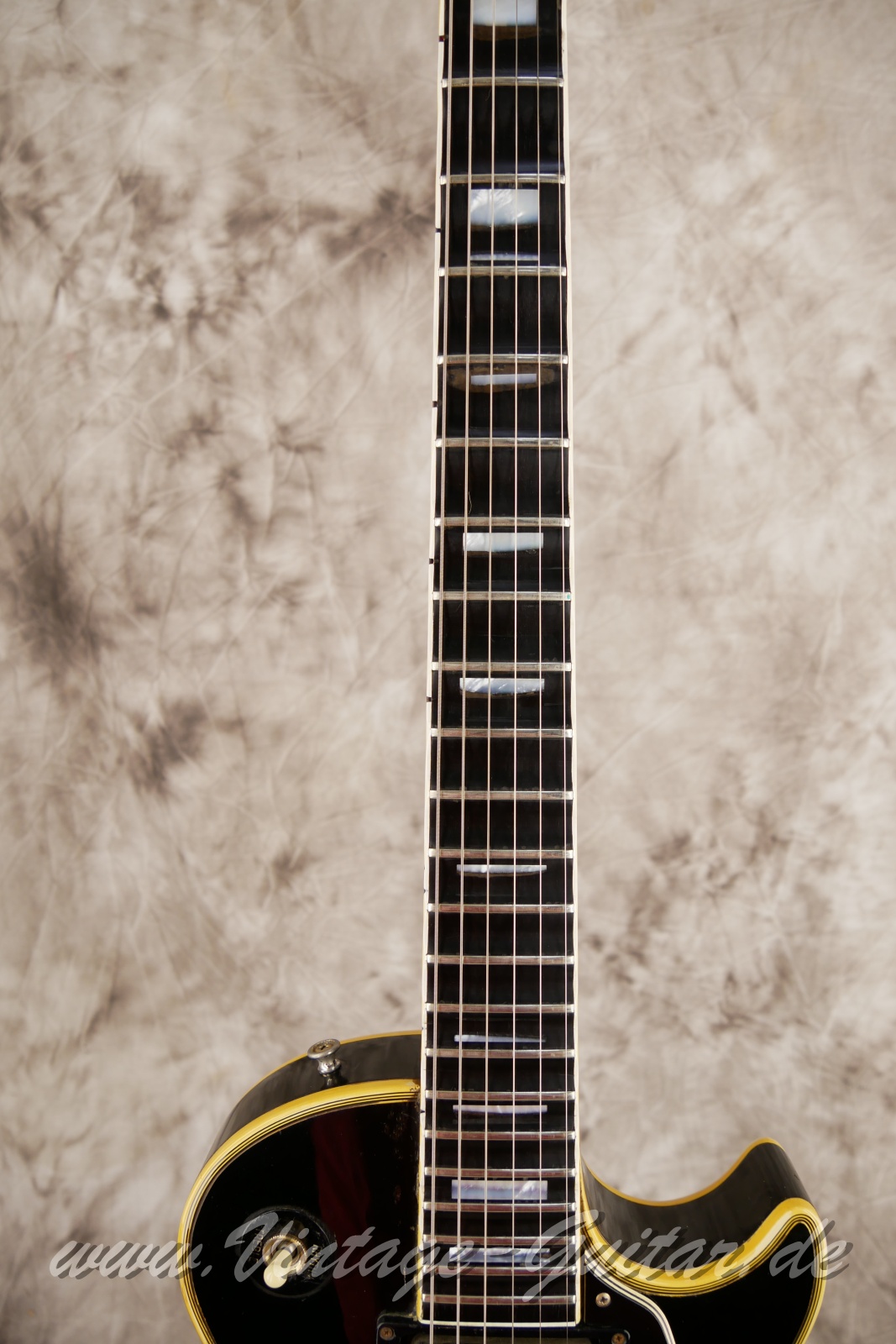 img/vintage/6072/Gibson_Les_Paul_Custom_black_1969-005.jpg