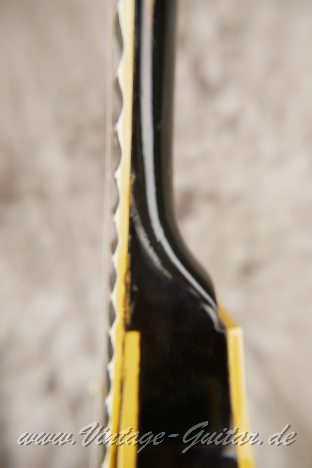 img/vintage/6072/Gibson_Les_Paul_Custom_black_1969-018.jpg