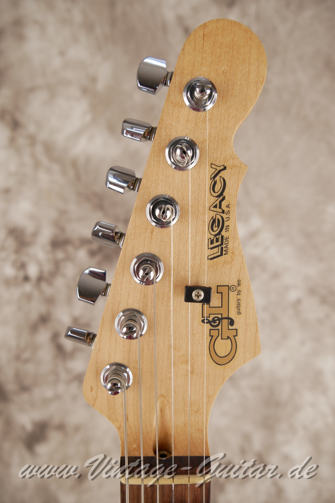 img/vintage/6073/G&L_Legacy_cherry_sunburst_USA_1997-003.jpg