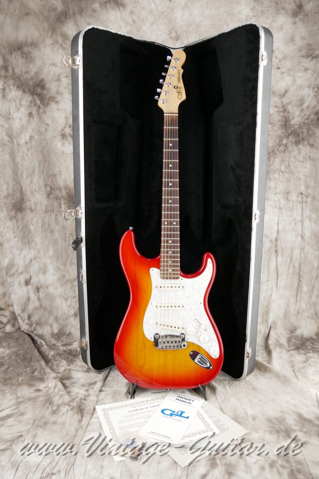 img/vintage/6073/G&L_Legacy_cherry_sunburst_USA_1997-019.jpg