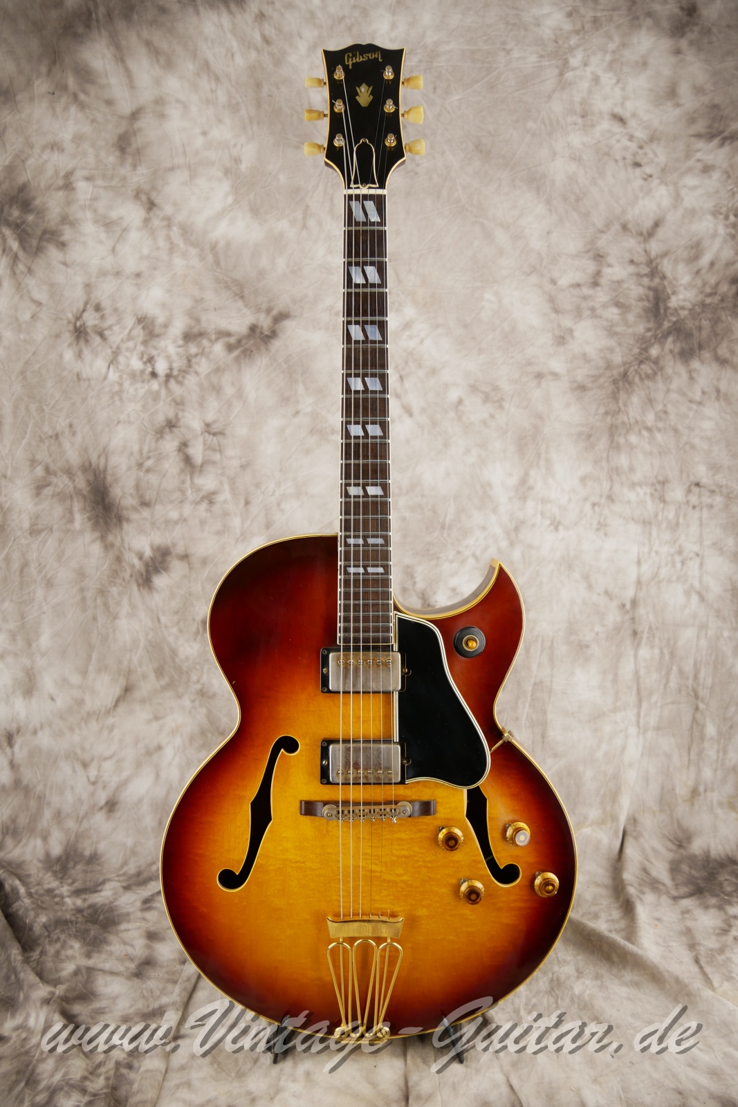 Gibson_ES_350_T_PAF_sunburst_1960-001.jpg