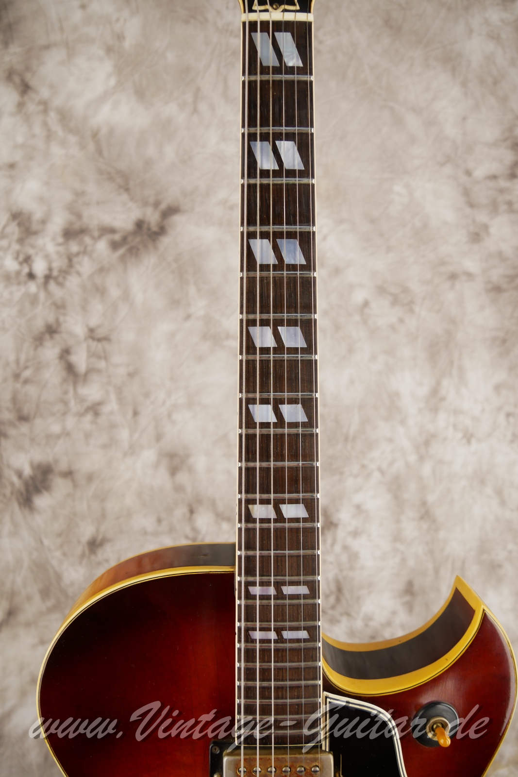 img/vintage/6074/Gibson_ES_350_T_PAF_sunburst_1960-005.jpg