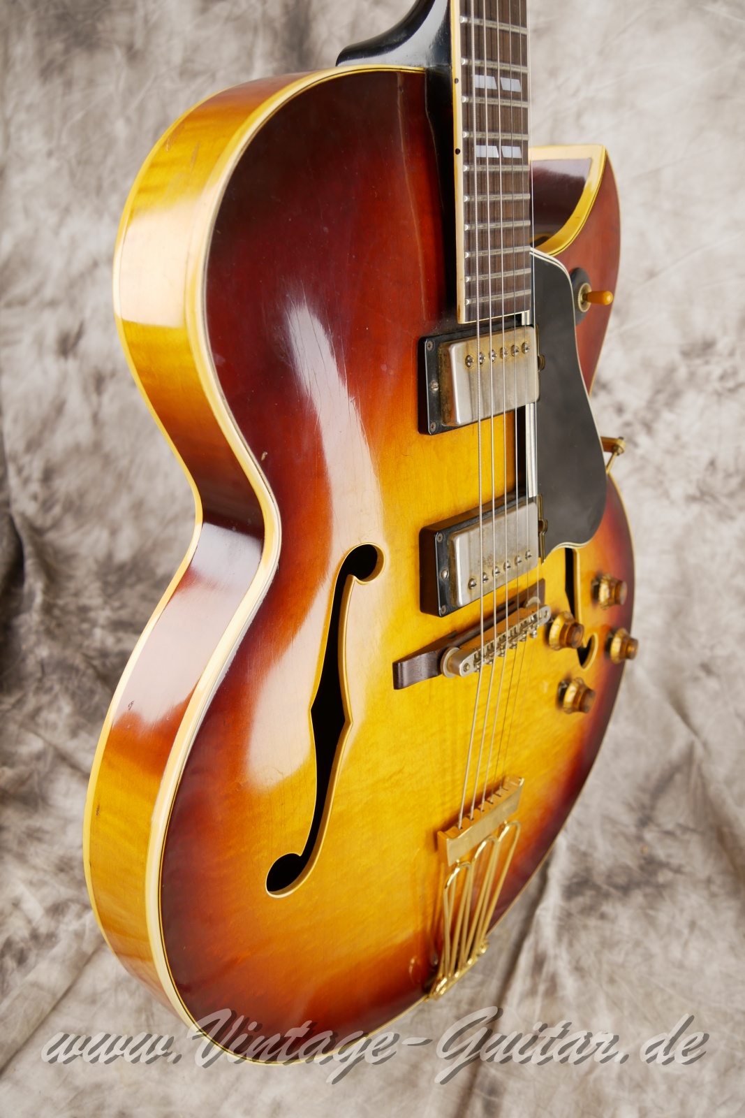 img/vintage/6074/Gibson_ES_350_T_PAF_sunburst_1960-009.jpg