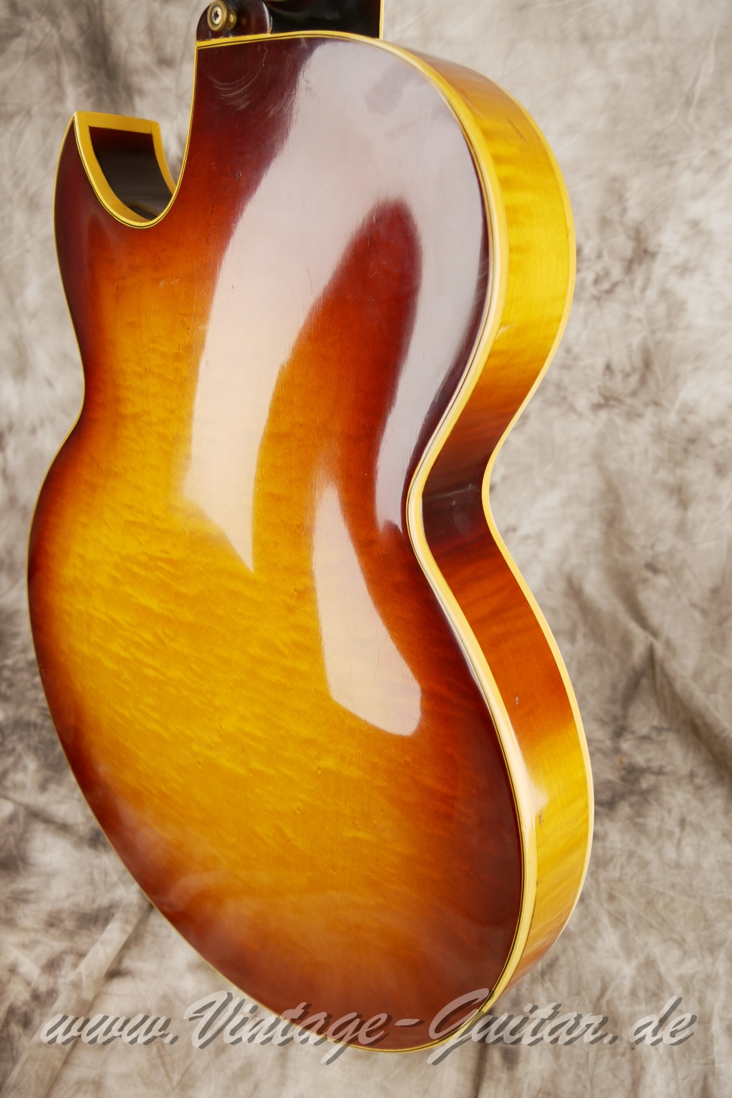 img/vintage/6074/Gibson_ES_350_T_PAF_sunburst_1960-012.jpg