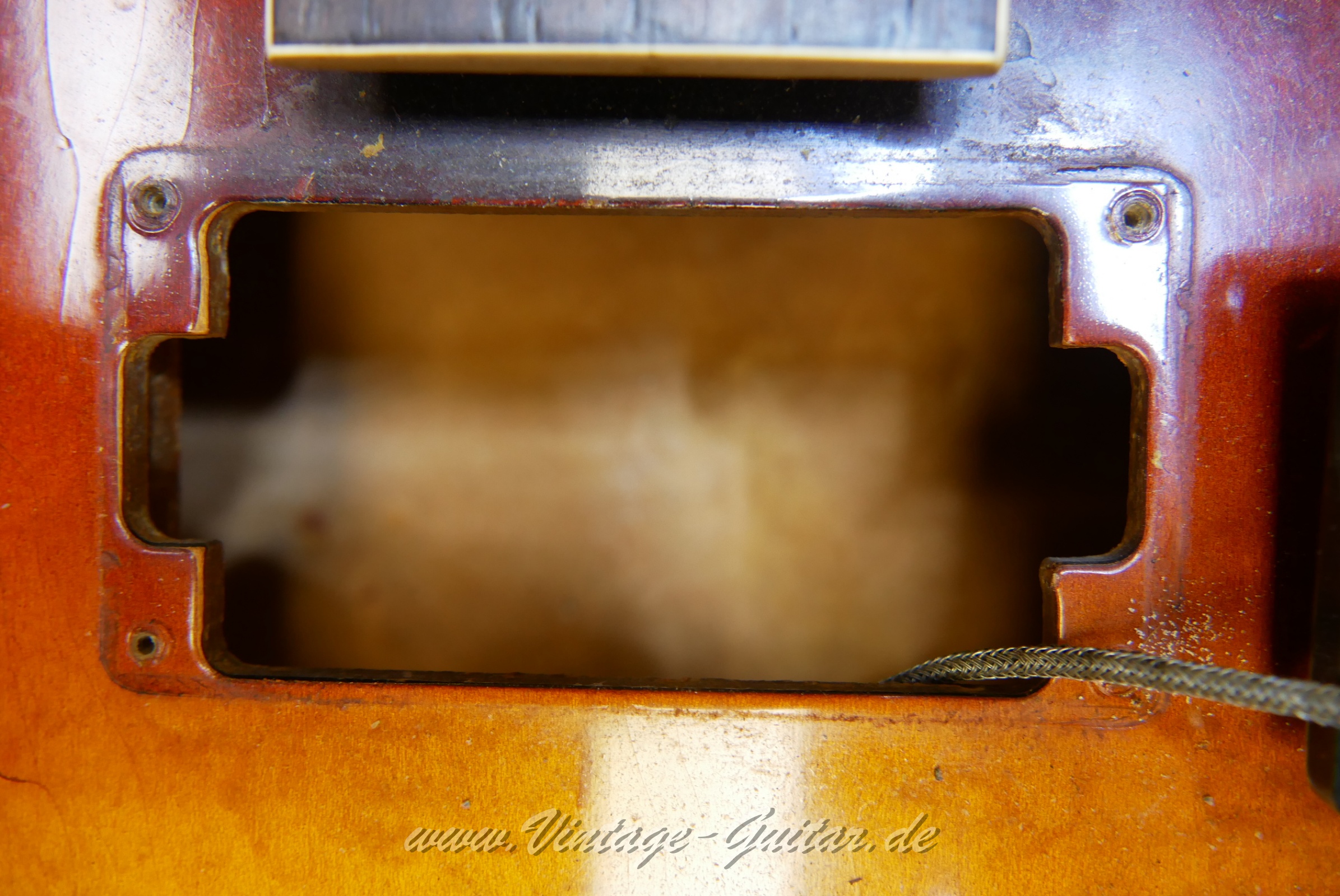 img/vintage/6074/Gibson_ES_350_T_PAF_sunburst_1960-018.jpg