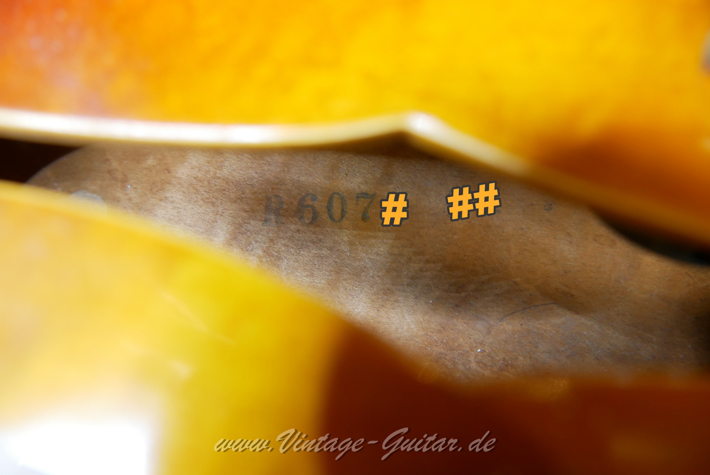 img/vintage/6074/Gibson_ES_350_T_PAF_sunburst_1960-020.JPG