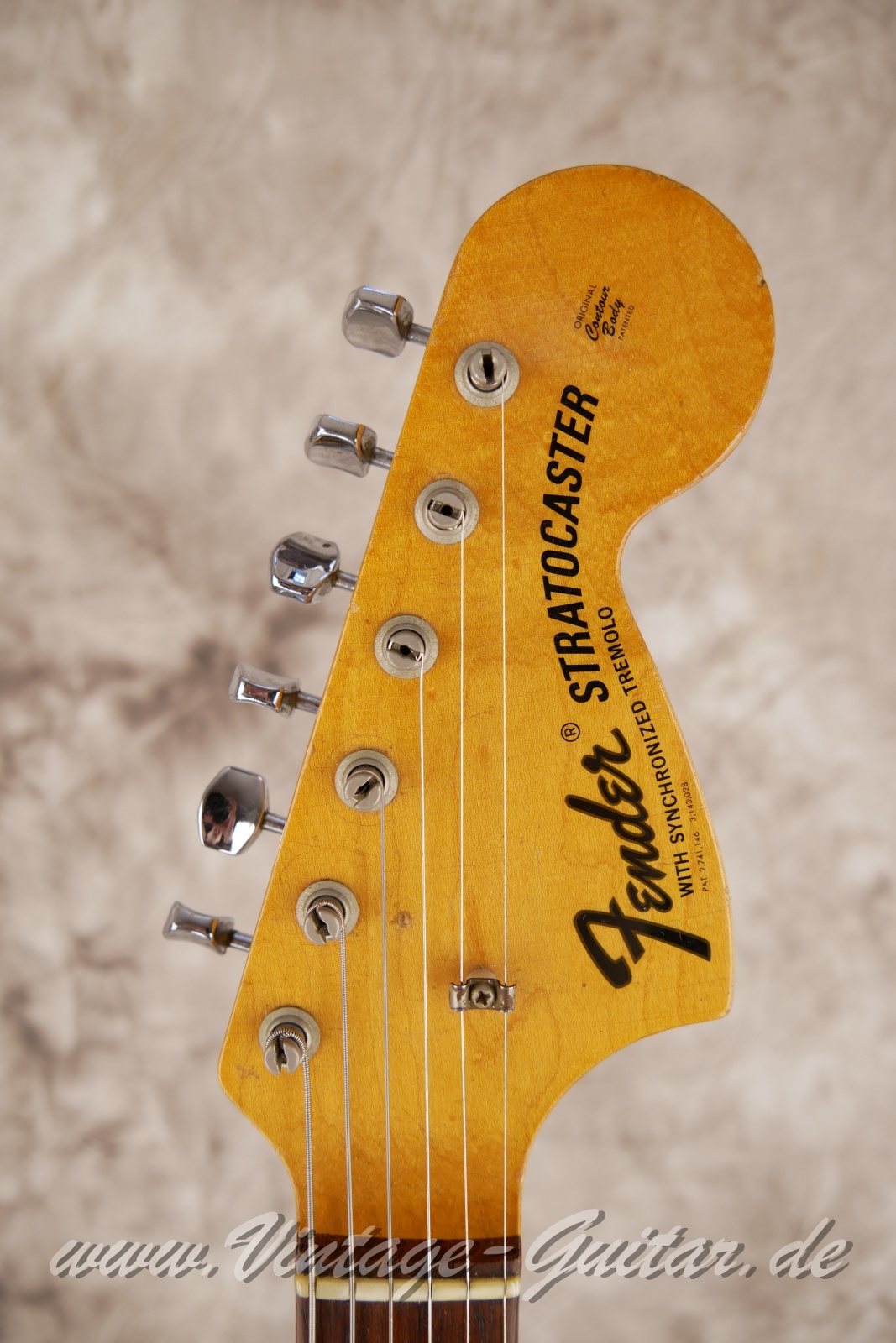 img/vintage/6075/Fender_Stratocaster_black_common_color_1969-003.jpg