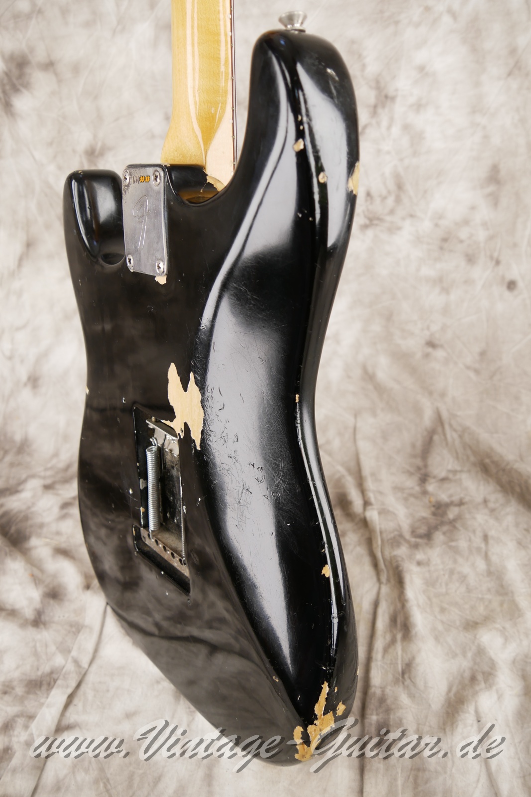 img/vintage/6075/Fender_Stratocaster_black_common_color_1969-012.JPG