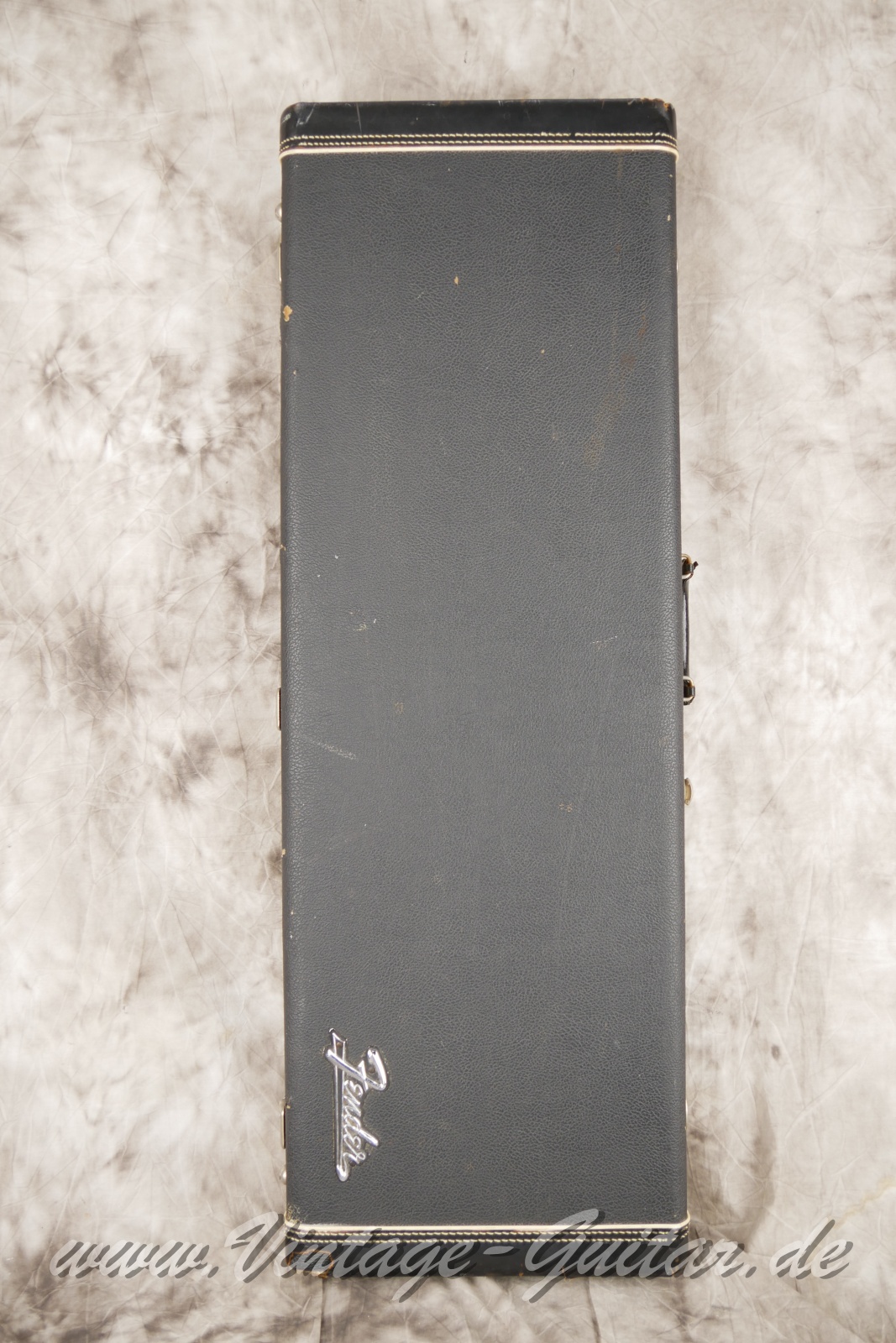 img/vintage/6075/Fender_Stratocaster_black_common_color_1969-035.jpg