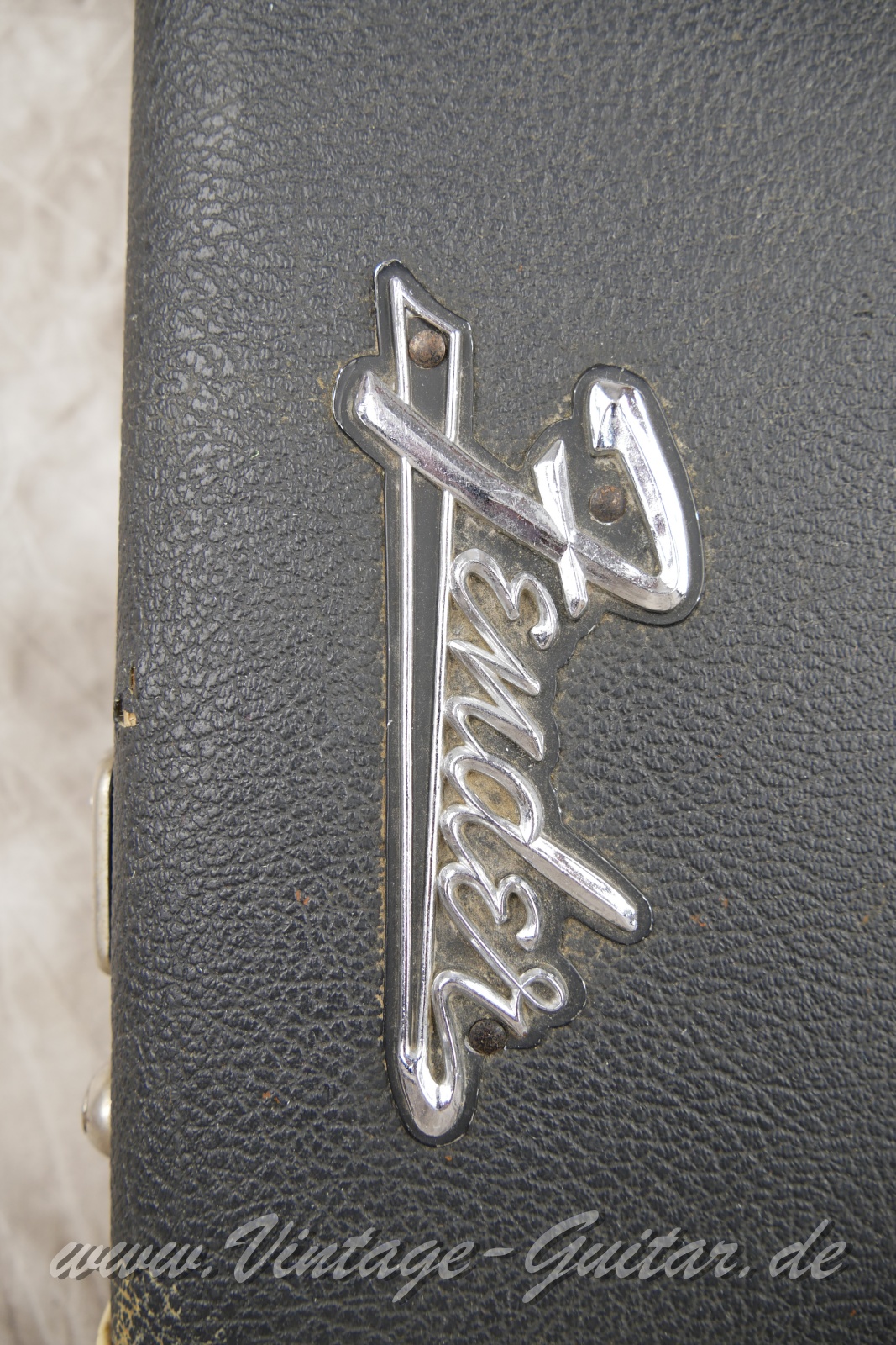 img/vintage/6075/Fender_Stratocaster_black_common_color_1969-036.jpg