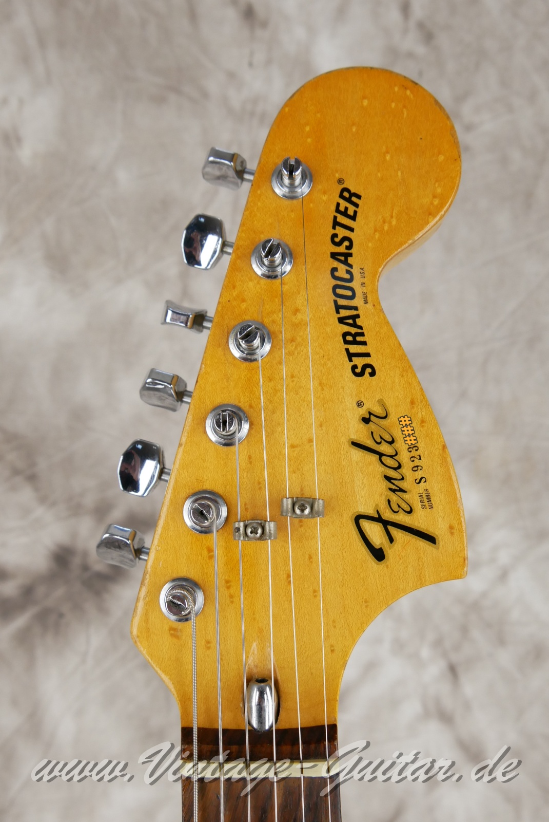 img/vintage/6076/fender_stratocaster_olympic_white_USA_1979-003.JPG