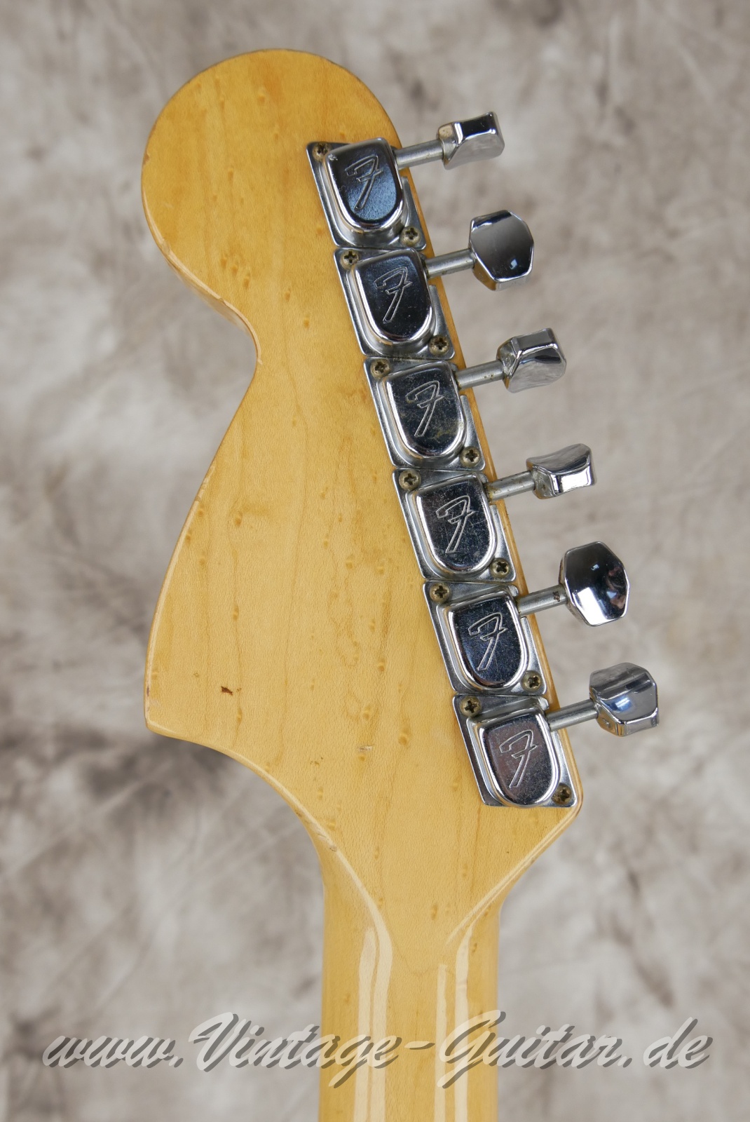 img/vintage/6076/fender_stratocaster_olympic_white_USA_1979-004.JPG
