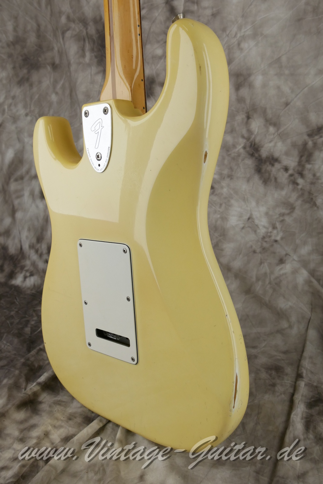 img/vintage/6076/fender_stratocaster_olympic_white_USA_1979-012.JPG