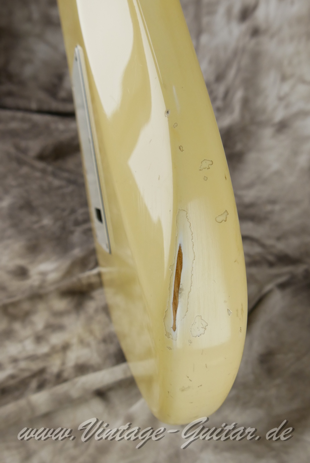img/vintage/6076/fender_stratocaster_olympic_white_USA_1979-028.JPG