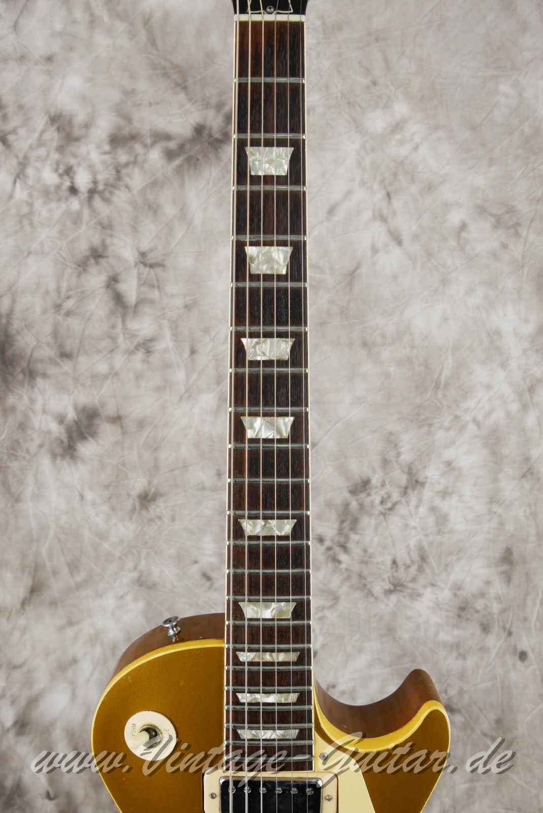 img/vintage/6078/gibson_les_paul_deluxe_goldtop_USA_1970-005.JPG