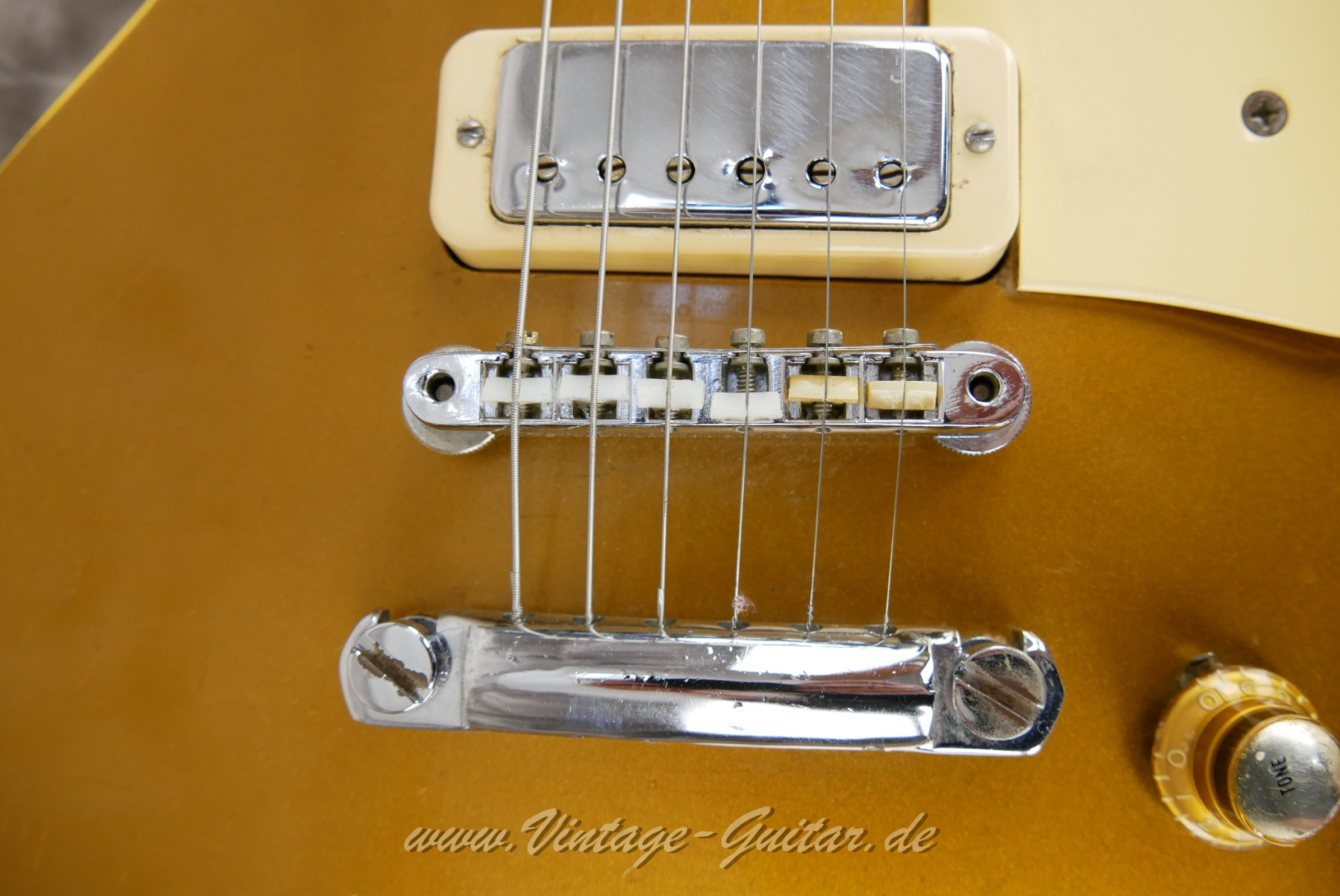 img/vintage/6078/gibson_les_paul_deluxe_goldtop_USA_1970-014.JPG