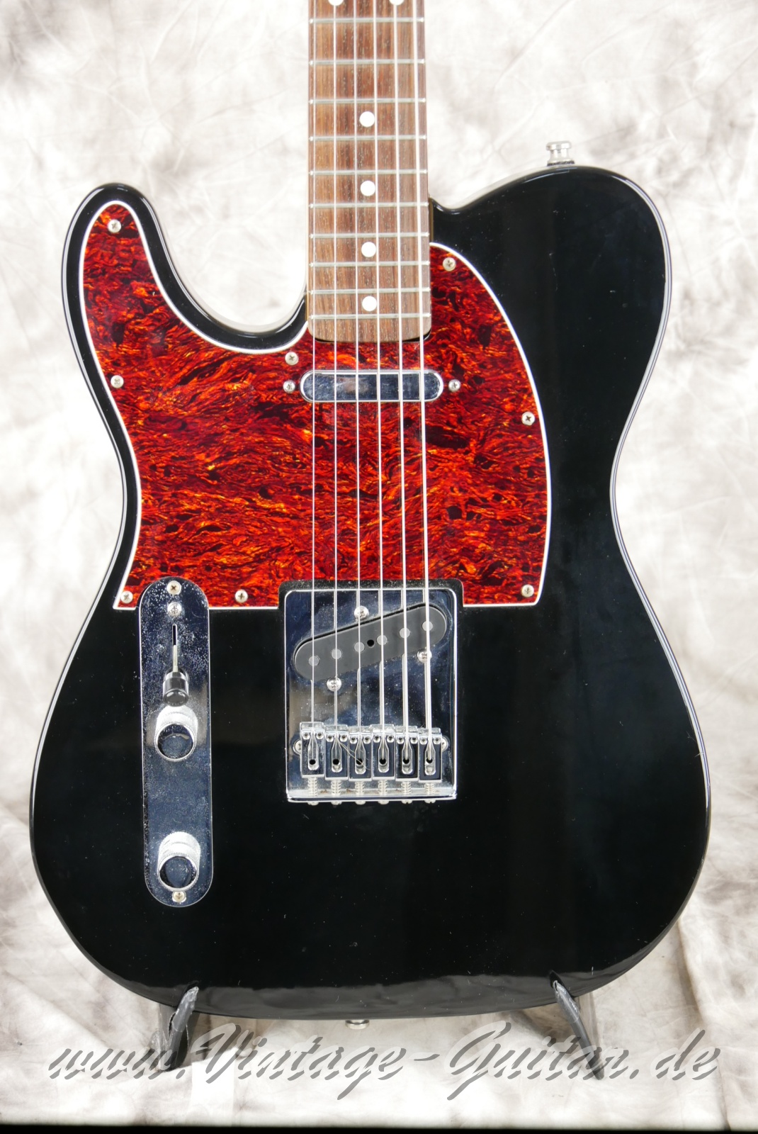 img/vintage/6090/Fender_Telecaster_lefthand_black_Japan_Mexico_2001-007.JPG