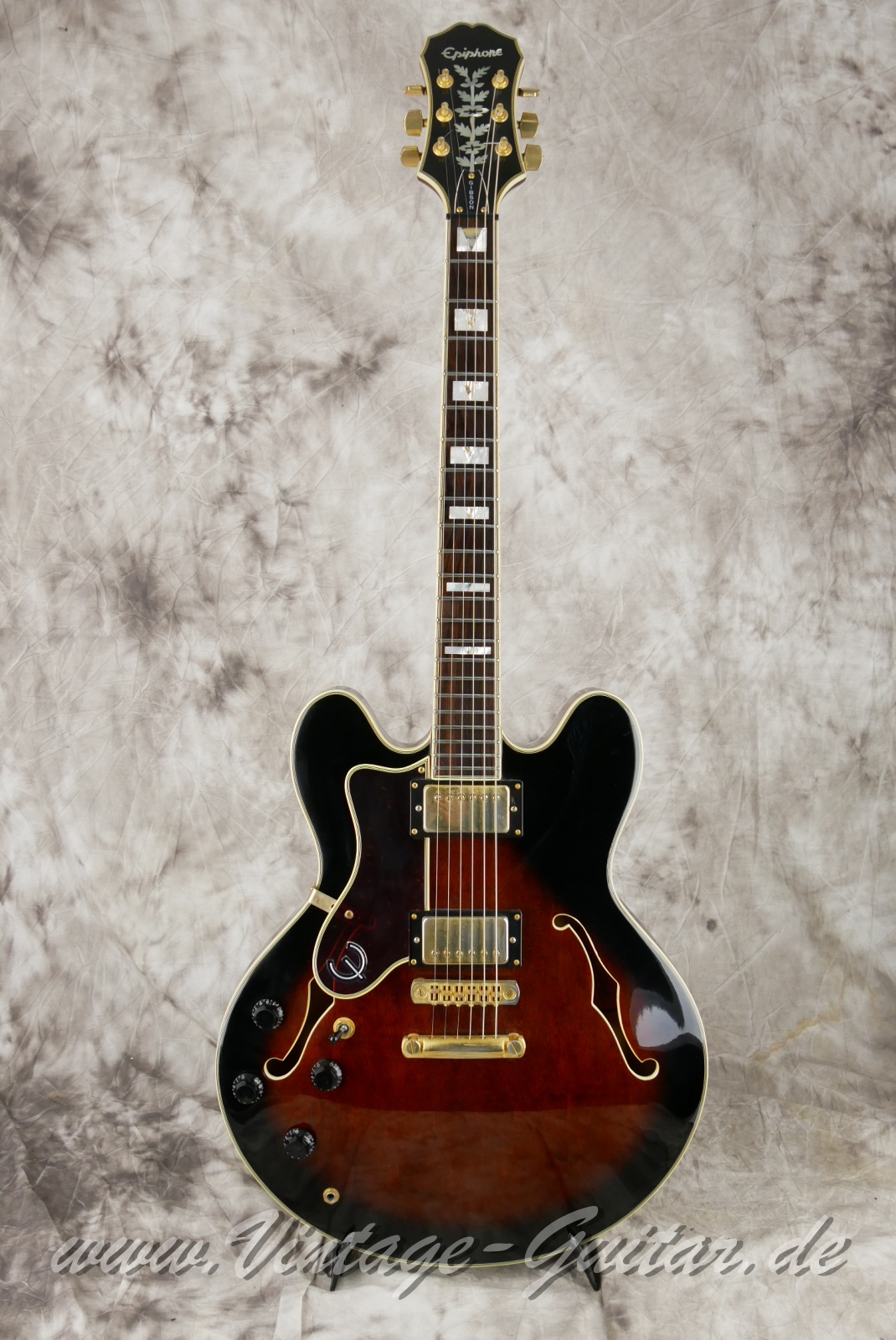 img/vintage/6092/Epiphone_Sheraton_lefthand_sunburst_Korea_1997-001.JPG