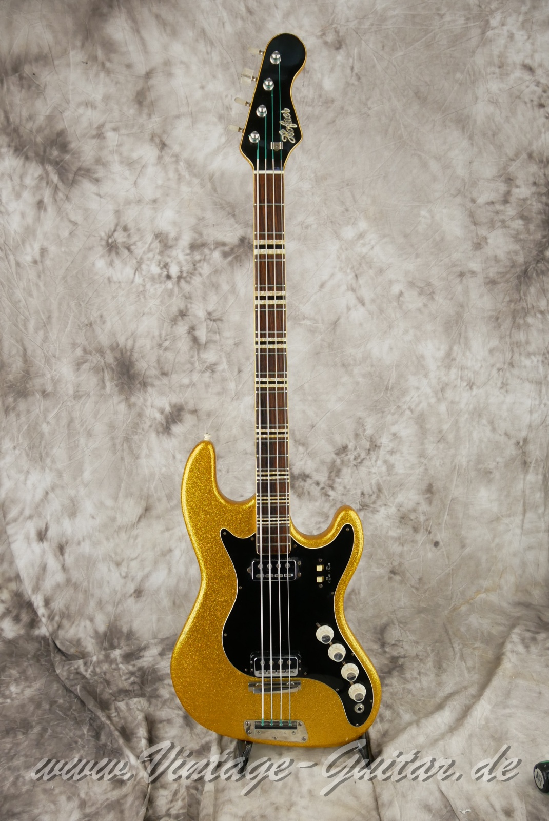 Höfner_185_goldensparkle_refinish_1965_germany-001.JPG