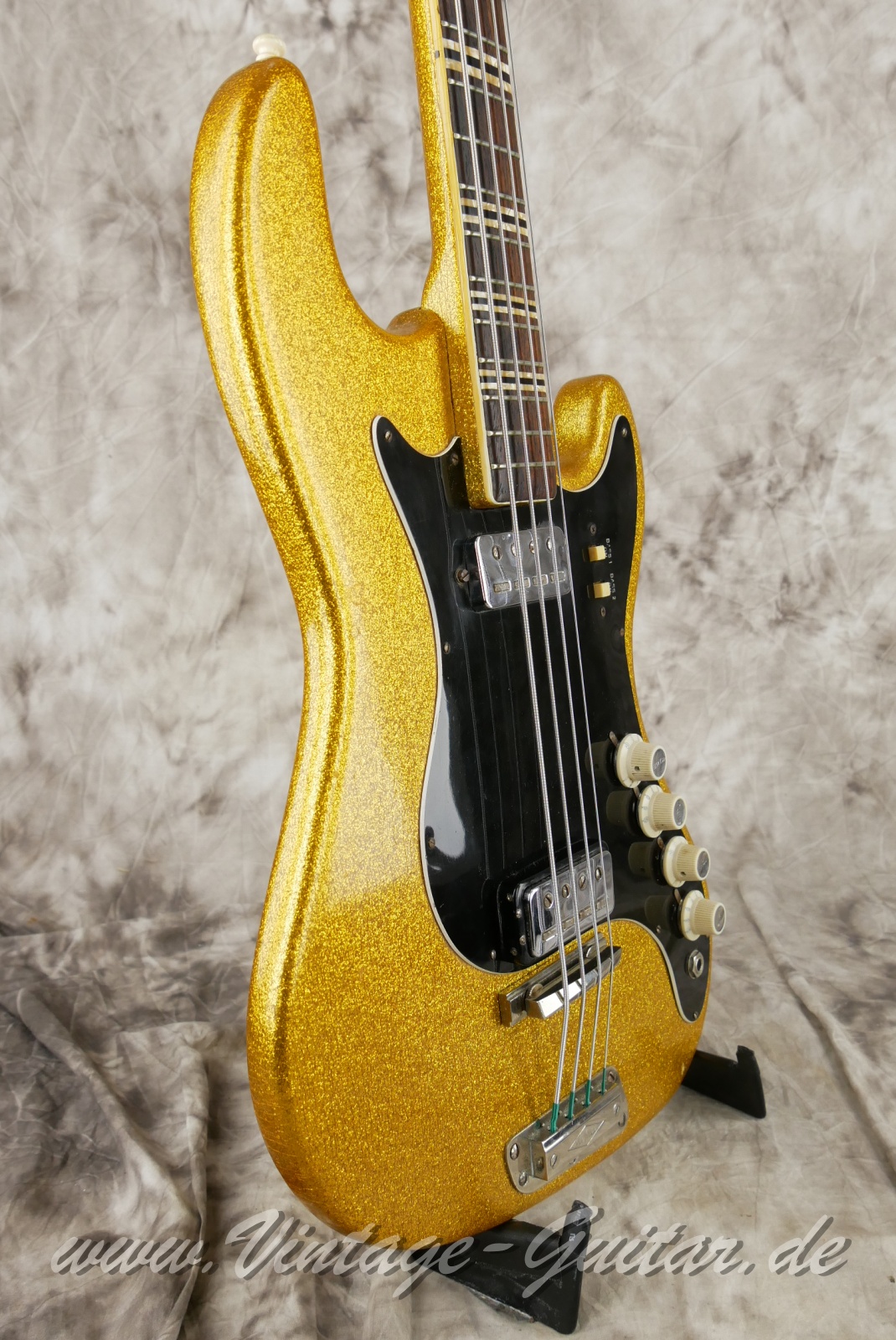 img/vintage/6093/Höfner_185_goldensparkle_refinish_1965_germany-009.JPG