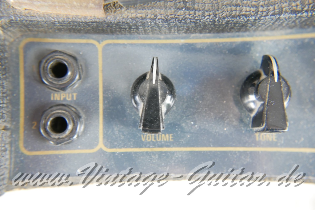 img/vintage/6095/Vox_Escort_battery_amp_1978-006.JPG