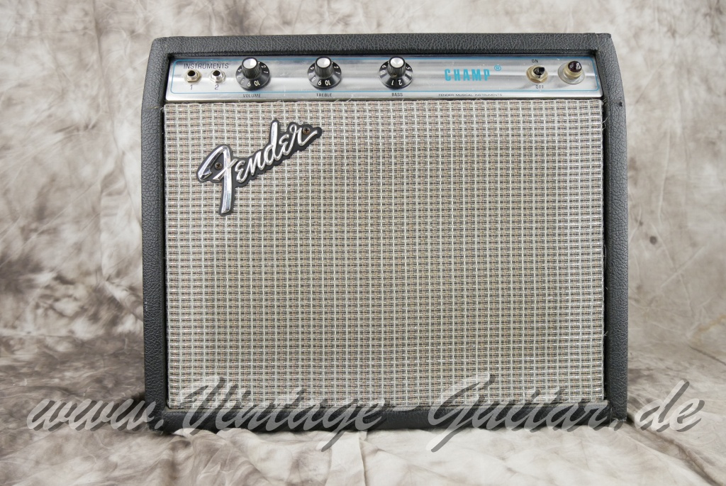 Fender_Champ_silverface_1975-001.JPG