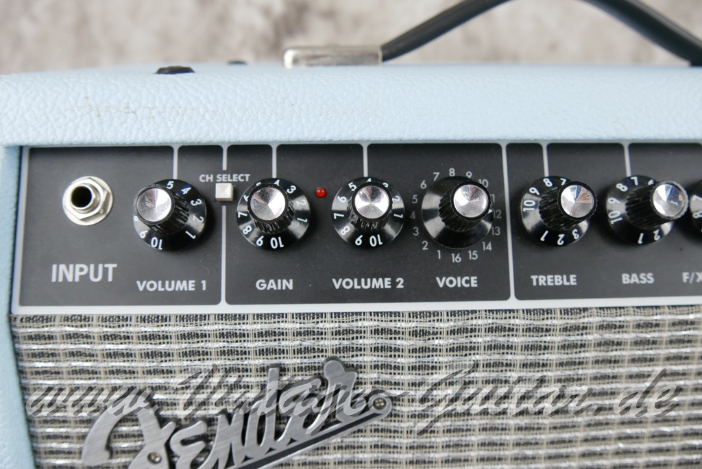 img/vintage/6097/Fender_Super_Champ_X2_sonic_blue_Mexico_2016-005.JPG