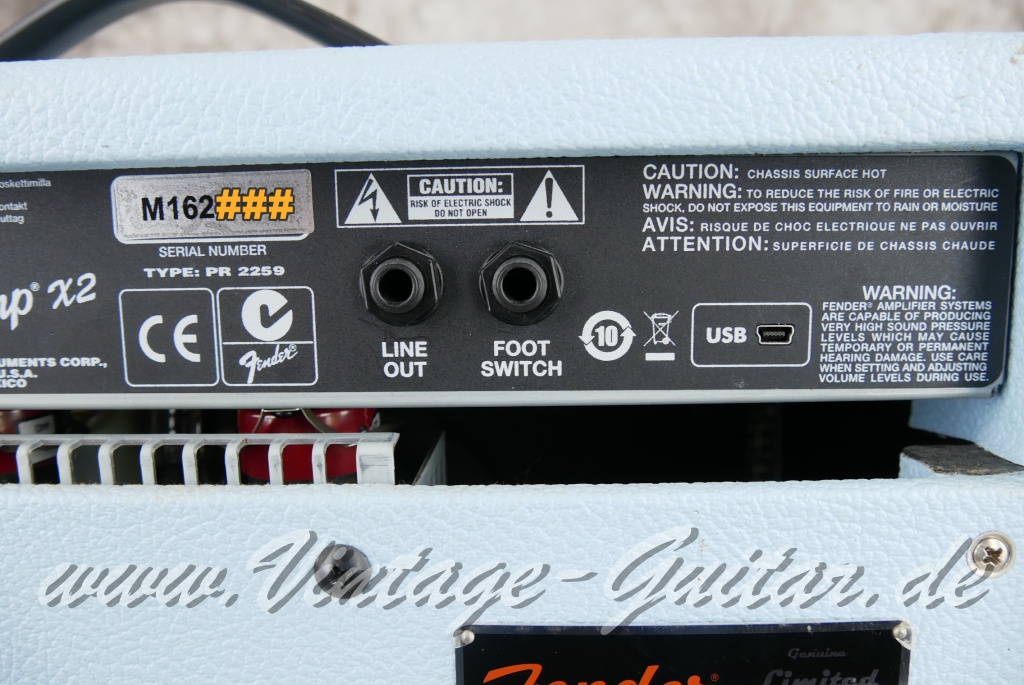 img/vintage/6097/Fender_Super_Champ_X2_sonic_blue_Mexico_2016-008.JPG