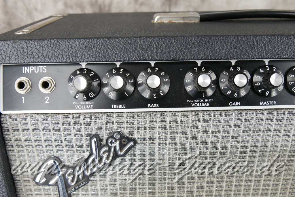 img/vintage/6098/Fender_Concert_2x10_Rivera_black_USA_1982-005.JPG