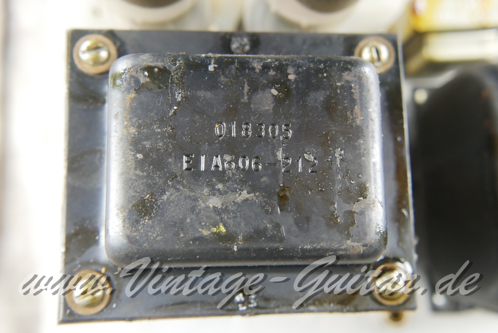 img/vintage/6098/Fender_Concert_2x10_Rivera_black_USA_1982-014.JPG