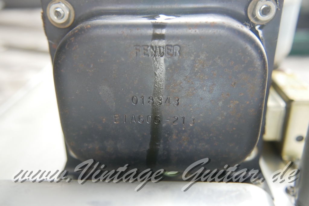 img/vintage/6098/Fender_Concert_2x10_Rivera_black_USA_1982-015.JPG