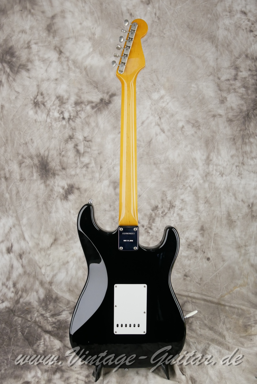 img/vintage/6101/Fernandes_Strat_model_lefthand_black_Japan_1992-002.JPG