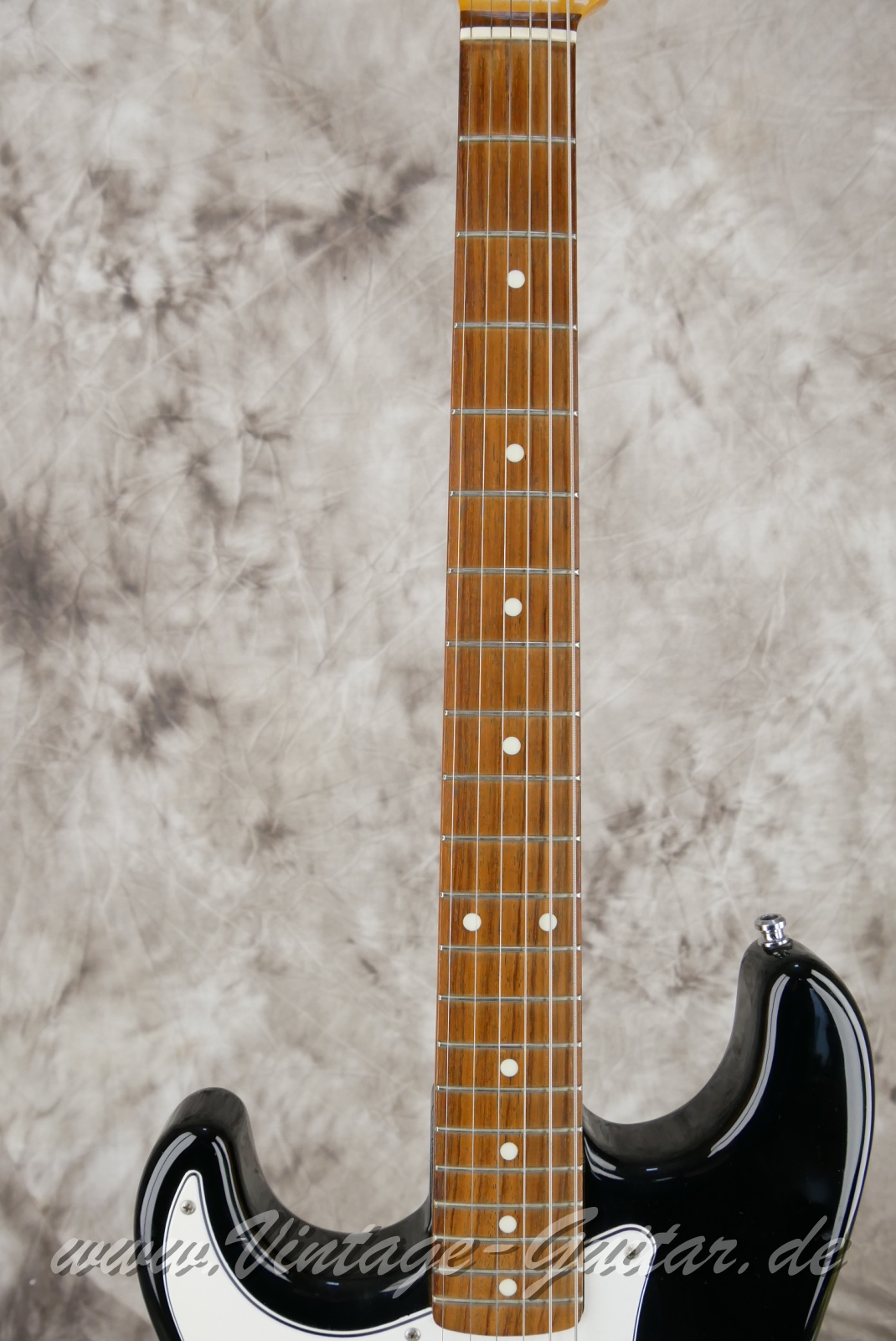 img/vintage/6101/Fernandes_Strat_model_lefthand_black_Japan_1992-005.JPG