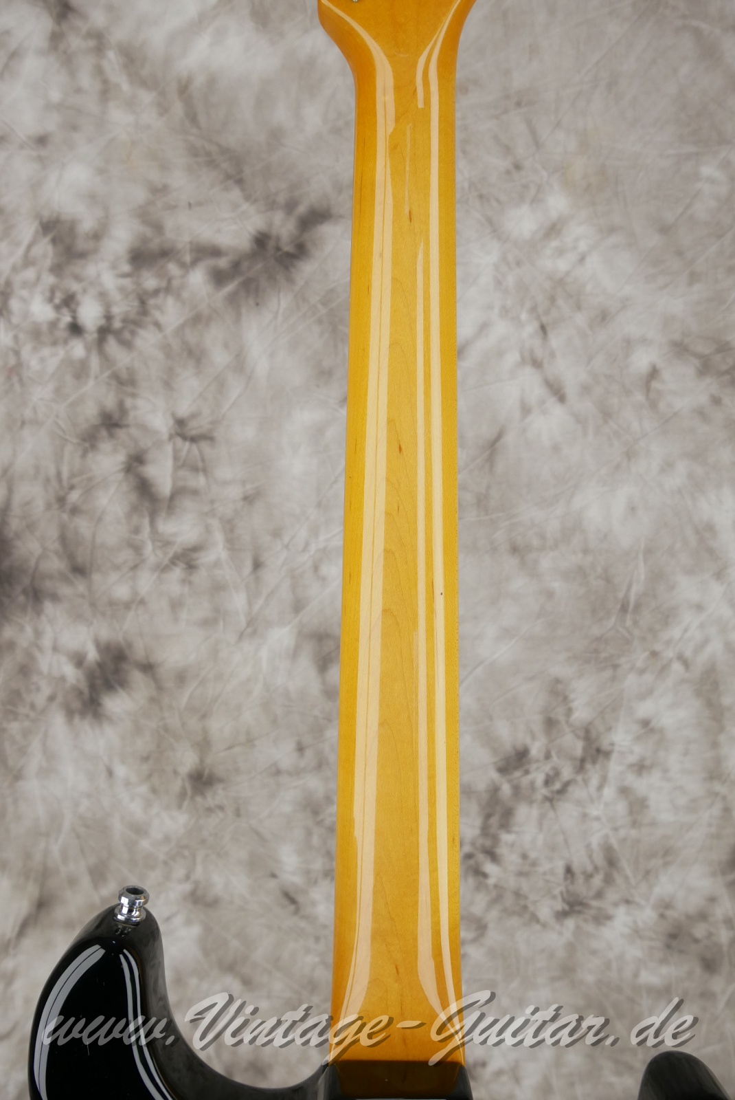 img/vintage/6101/Fernandes_Strat_model_lefthand_black_Japan_1992-006.JPG