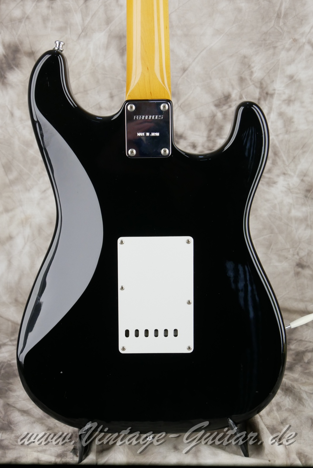 img/vintage/6101/Fernandes_Strat_model_lefthand_black_Japan_1992-008.JPG