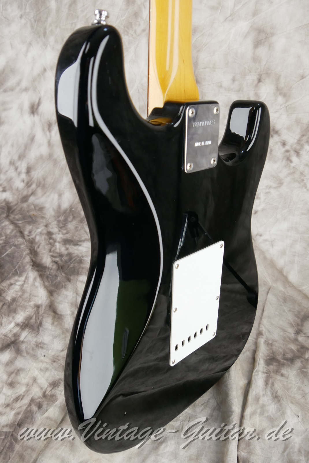 img/vintage/6101/Fernandes_Strat_model_lefthand_black_Japan_1992-011.JPG