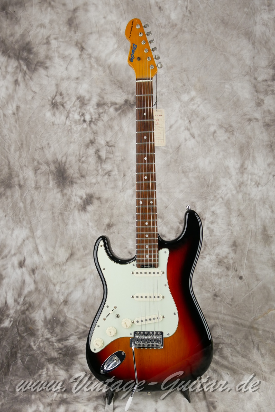Blade_TE_3RC_3TS_sunburst_Korea_2004-001.JPG